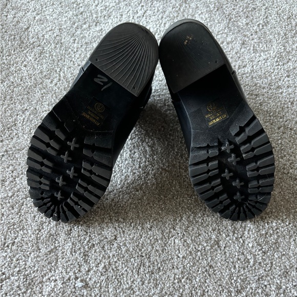 Soda Black Ankle Boots with Chunky Heel - Picture 2 of 7